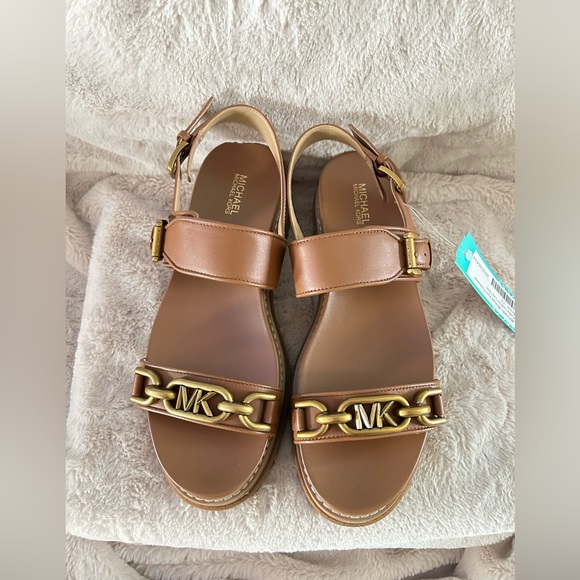 Michael Kors Kailey lug sandal - Picture 12 of 13